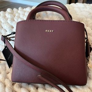 DKNY MINI LEATHER CROSSBODY